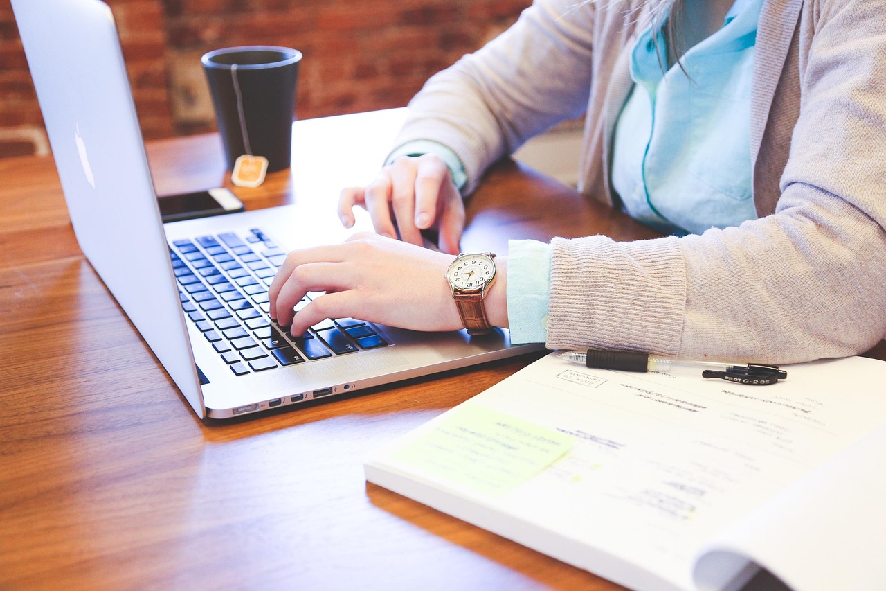 Student, typing, keyboard — Internet Mining Investigation Top 10 (And 4 Is a Must)