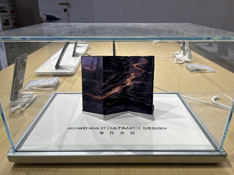 Huawei Mate X8 leak